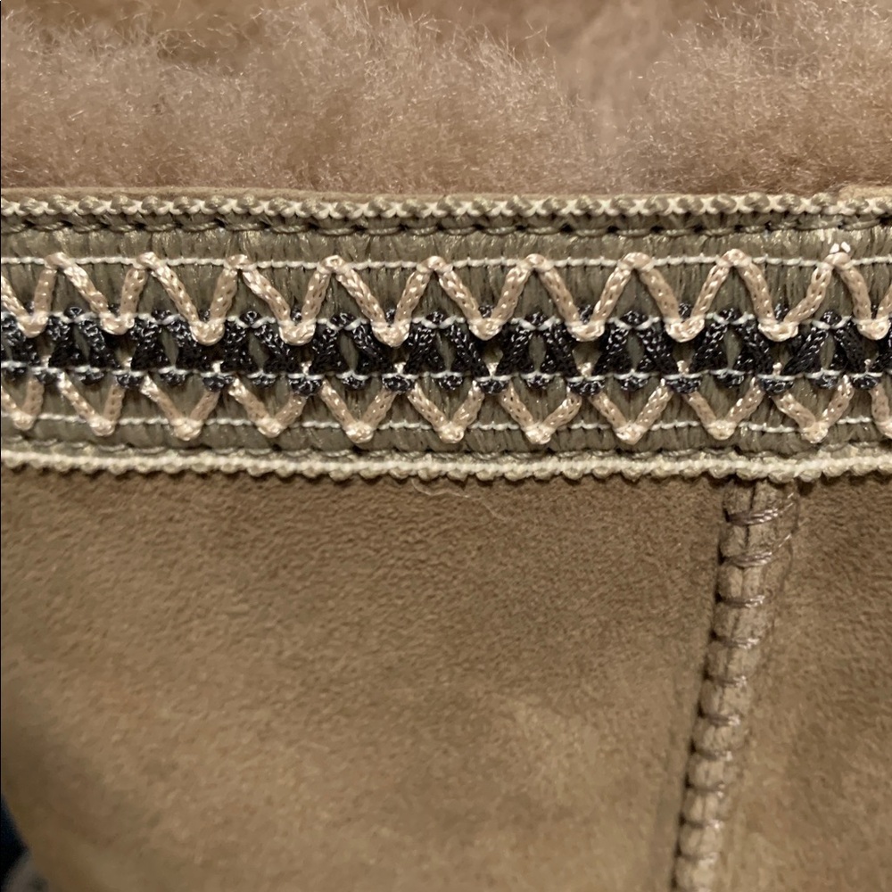 🔥🔥🔥 UGG Classic Tall TrailGazer Boots Size 8 US or 39 European - Picture 13 of 14